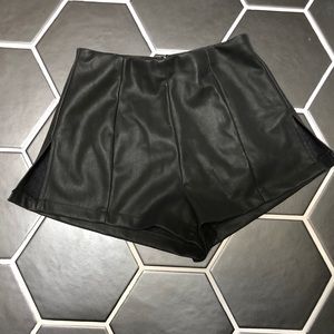 Fake leather shorts (brand new)